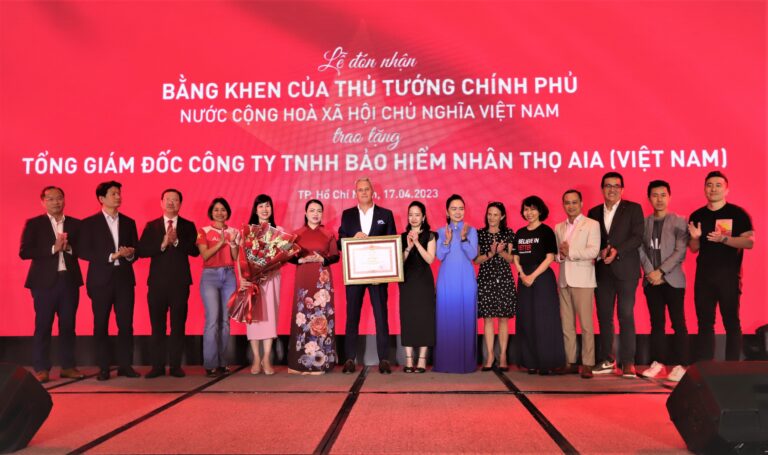 AIA Việt Nam nhận bằng khen của thủ tướng chính phủ
