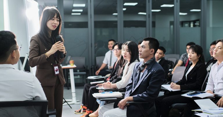 AIA Đào Tạo Chuyên Viên Hoạch Định Tài Chính Như Thế Nào?
